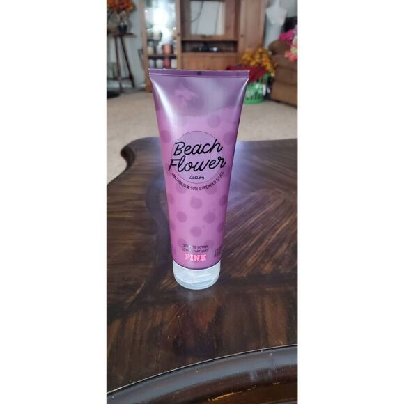 NEW VICTORIA'S SECRET PINK BEACH FLOWER LOTION - Picture 1 of 3